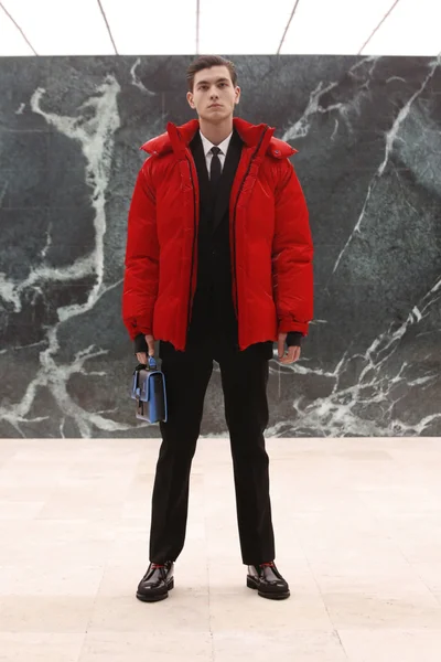 Look 3